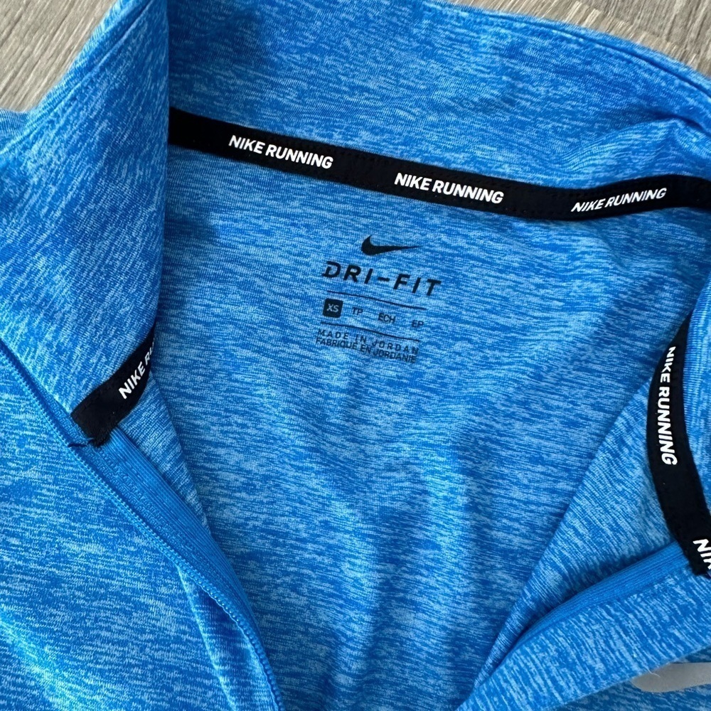 Size XS- Nike Women’s‎ Dri Fit 1/4 Pullover - Blue - Picture 5 of 5